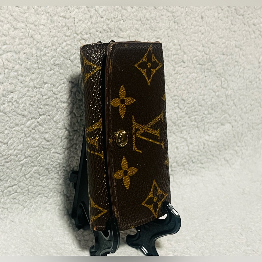 Louis Vuitton 4 Ring Key Holder - Picture 2 of 12
